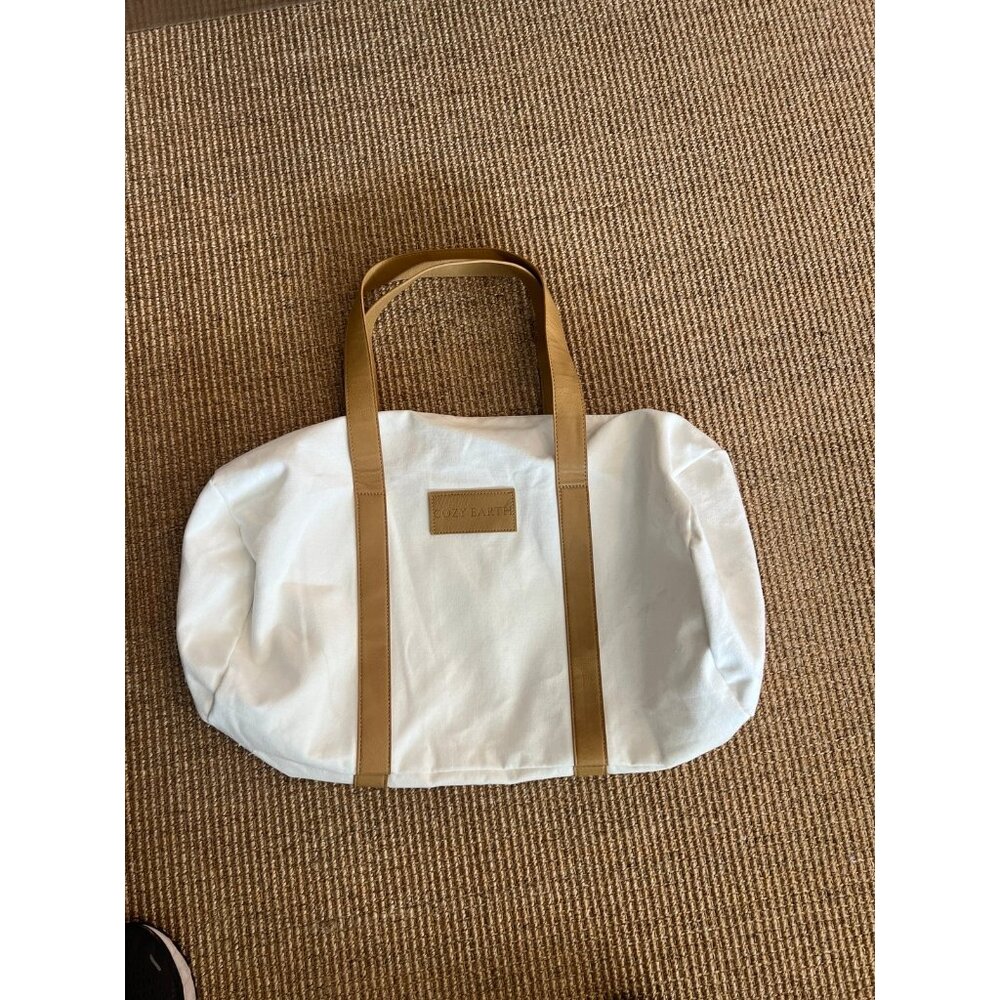 Cozy Earth Oversized Bag, DUFFLE BAG OR WEEKEND BAG. TRAVEL SIZE BAG.